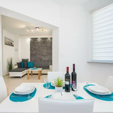 Artos Apartment